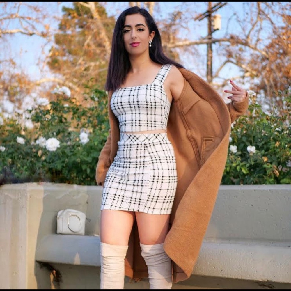 Crop top skirt set for sale
